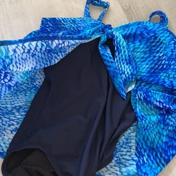NWT shape solver size 8 one piece swimsuit blue navy tummy control Reflections - Picture 12 of 12
